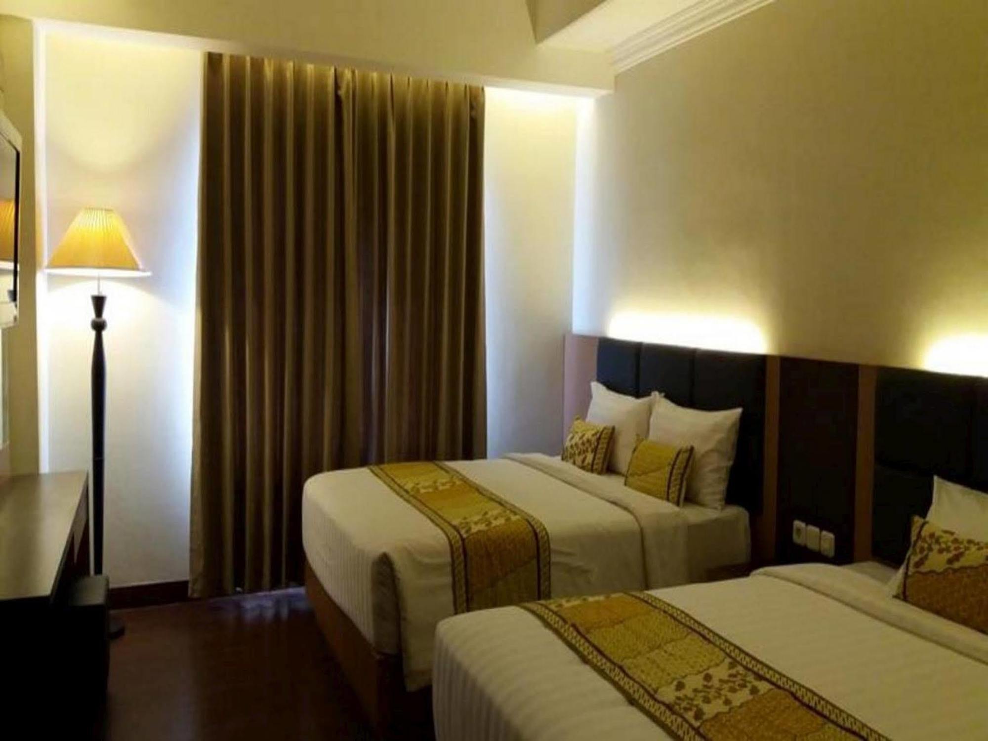 D'Senopati Malioboro Grand Hotel Джок'якарта Екстер'єр фото