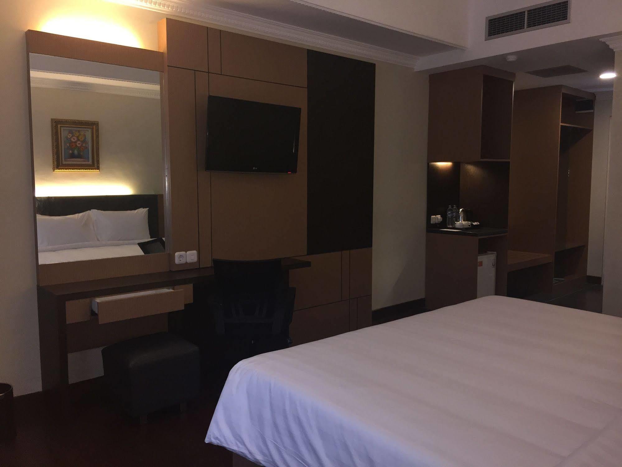 D'Senopati Malioboro Grand Hotel Джок'якарта Екстер'єр фото