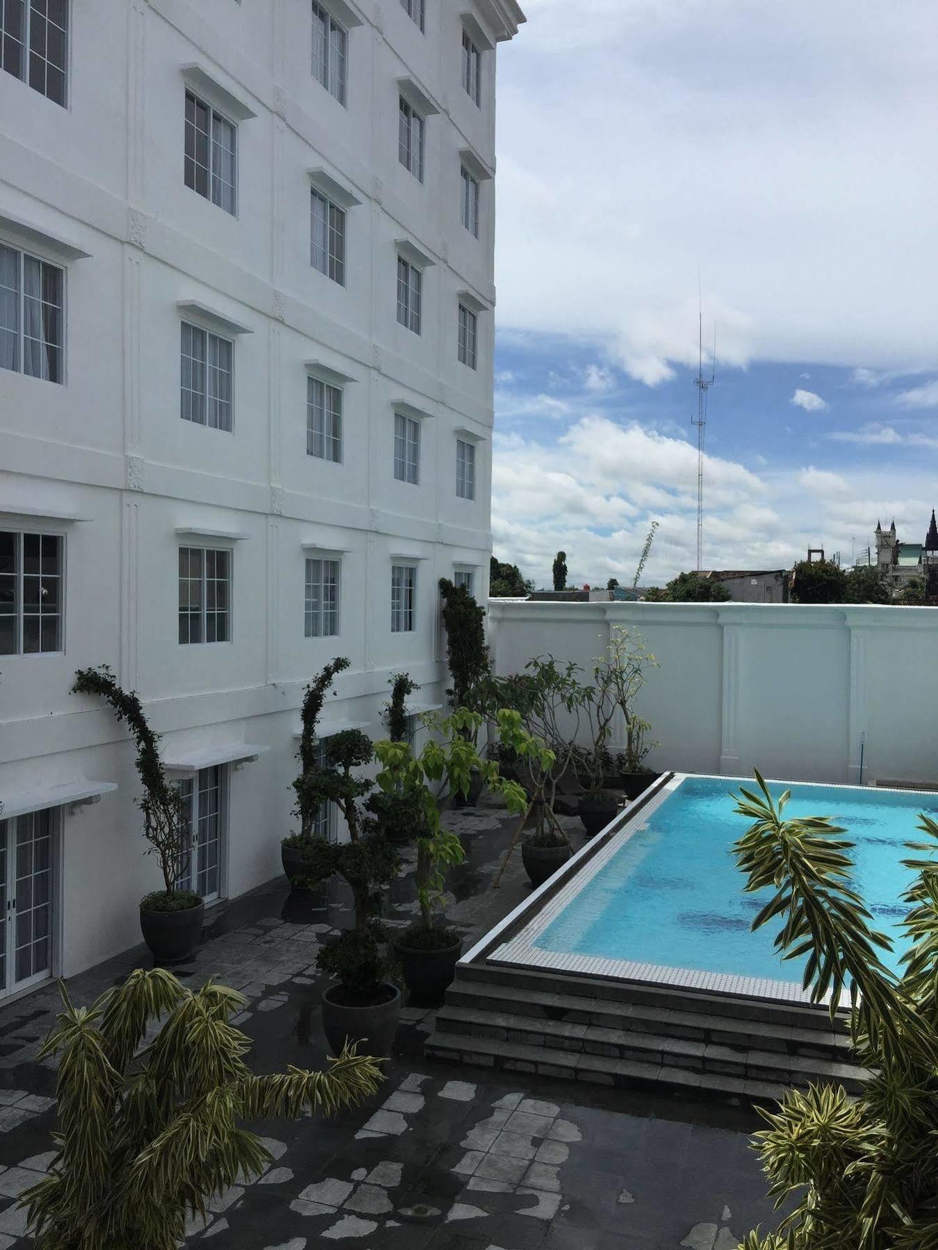 D'Senopati Malioboro Grand Hotel Джок'якарта Екстер'єр фото